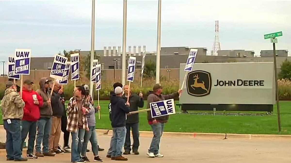 UAW strikes against John Deere amid national labor shortage